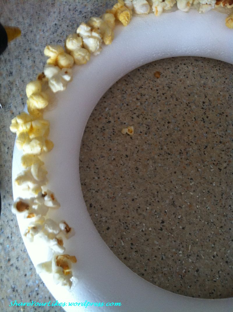 popcorn wreath1