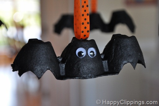 http://www.happyclippings.com/2011/10/diy-halloween-egg-carton-bats-and-leaf-ghosts-kids-craft.html