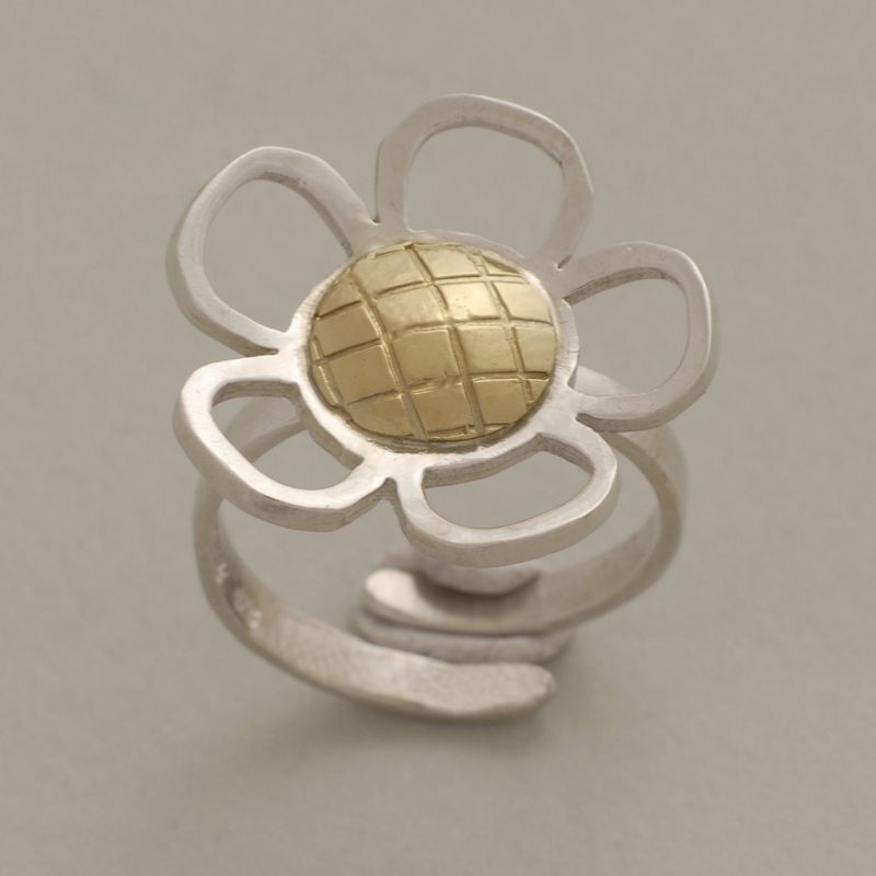 handmade-daisy-sterling-silver-ring-by-SilverJewelleryPlus-D3587