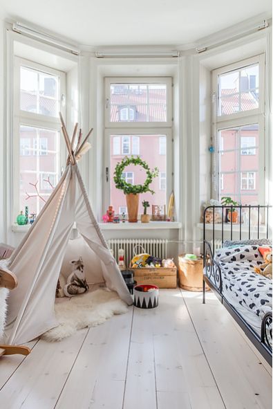 via http://www.planete-deco.fr/2014/03/20/un-tipi-dans-la-chambre/