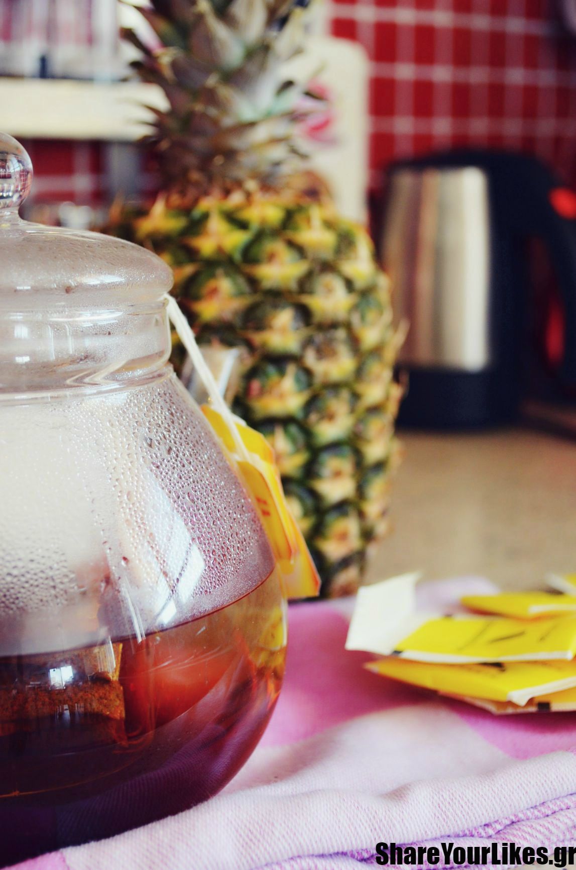 iced tea with pineapple lemon coconut